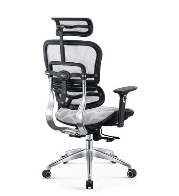 Bom preço Cadeira de Escritório Ergonômica Giratória em Malha Total de Alumínio para Chefe on-line